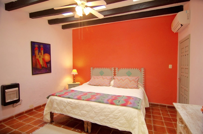 Imagen de la habitación del Hotel Casa de la Noche. Foto 5