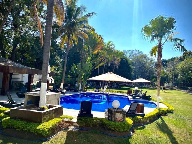 Imagen de la piscina del Hotel Casa de la O. Foto 16