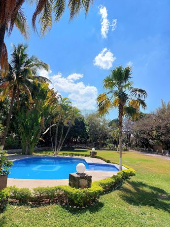 Imagen de la piscina del Hotel Casa de la O. Foto 17