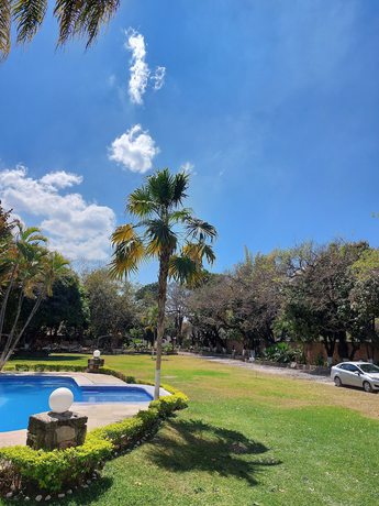 Imagen de la piscina del Hotel Casa de la O. Foto 18