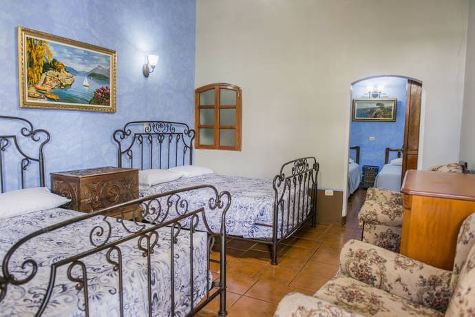 Imagen de la habitación del Hotel Casa de las Fuentes. Foto 18