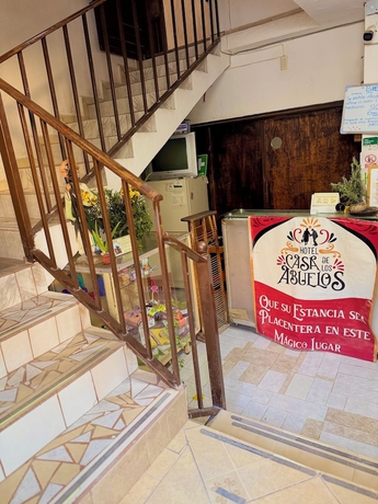 Imagen de los interiores del Hotel Casa de los Abuelos. Foto 15