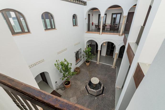 Imagen de los interiores del Hotel Casa del Cardenal. Foto 6