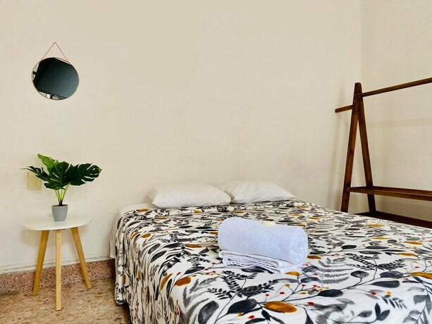 Imagen de la habitación del Hotel Casa del Centro. Foto 20