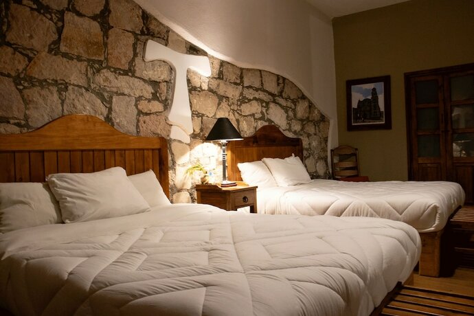 Imagen de la habitación del Hotel Casa del Fraile. Foto 18