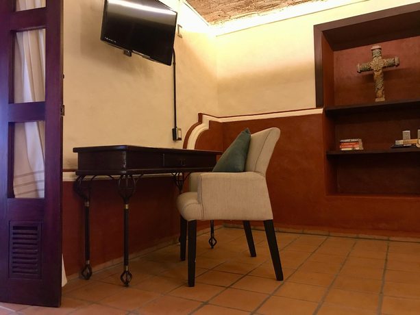 Imagen de la habitación del Hotel Casa del S&oacute;tano. Foto 15