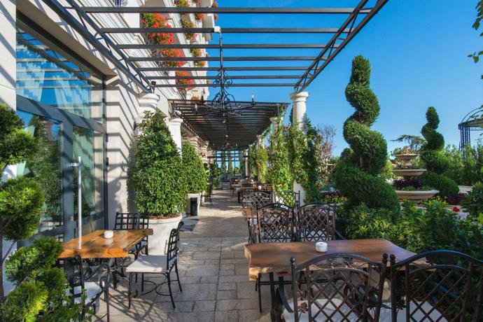 Imagen del bar/restaurante del Hotel Casa di Fiore SPA and Medical. Foto 2