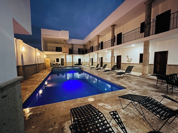 Imagen de la piscina del Hotel Casa y departamentos Nacho. Foto 14