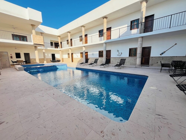 Imagen de la piscina del Hotel Casa y departamentos Nacho. Foto 15