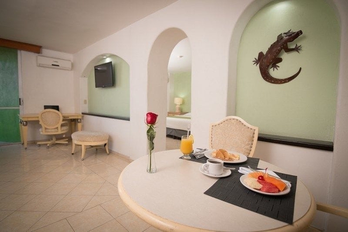 Imagen de la habitación del Hotel Casablanca, L&Aacute;ZARO C&Aacute;RDENAS. Foto 6