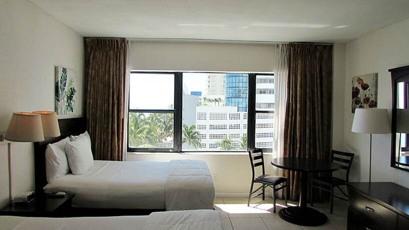 Imagen de la habitación del Hotel Casablanca Miami Beach. Foto 13