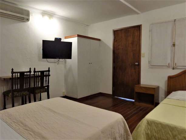 Imagen de la habitación del Hotel Casablanca, Montevideo. Foto 2