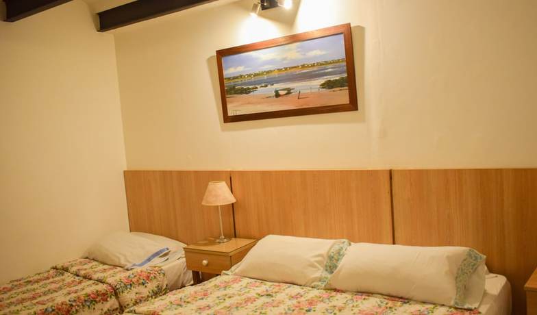 Imagen de la habitación del Hotel Casablanca, Montevideo. Foto 10