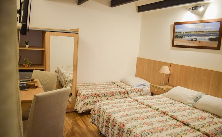 Imagen de la habitación del Hotel Casablanca, Montevideo. Foto 13