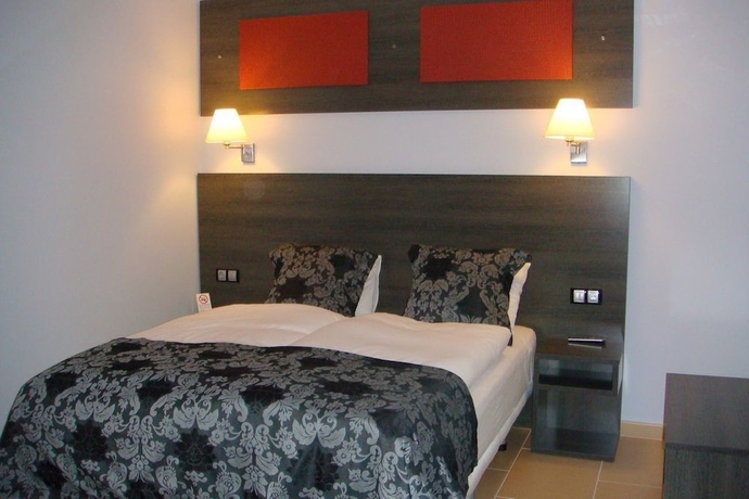 Imagen de la habitación del Hotel Casablanca Suites. Foto 4