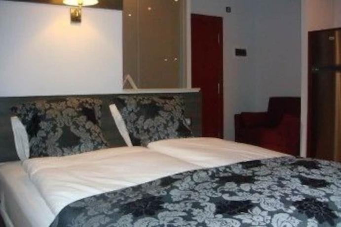 Imagen de la habitación del Hotel Casablanca Suites. Foto 8