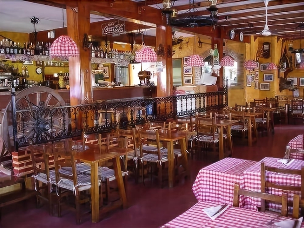 Imagen del bar/restaurante del Hotel Casablanca Suites. Foto 2