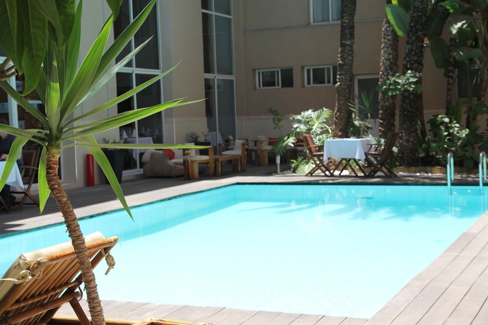 Imagen de la piscina del Hotel Casablanca Suites and Spa. Foto 8