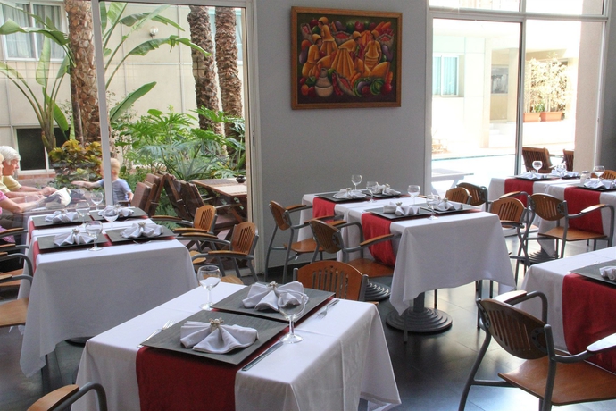 Imagen del bar/restaurante del Hotel Casablanca Suites and Spa. Foto 4