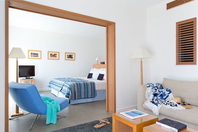 Imagen de la habitación del Hotel Casadelmar. Foto 19