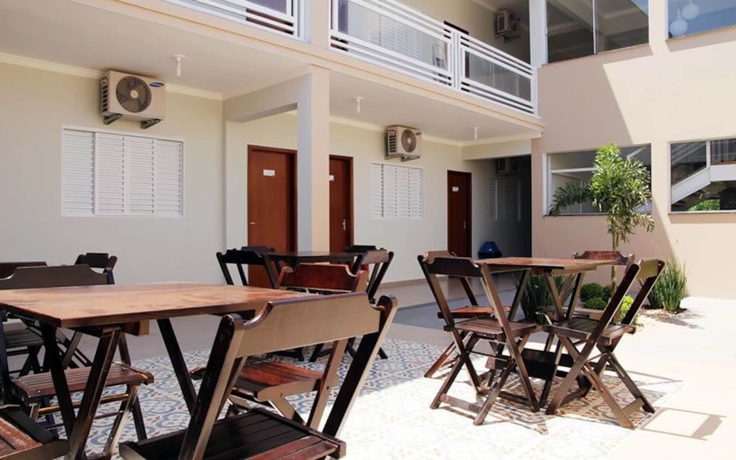 Imagen del bar/restaurante del Hotel Casagrande, Ol&iacute;mpia. Foto 2