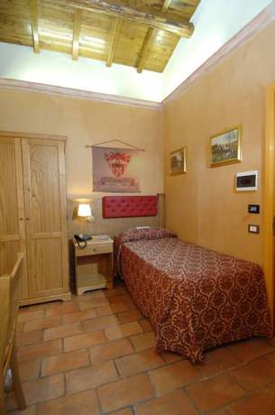 Imagen de la habitación del Hotel Casale Della Certosa. Foto 11
