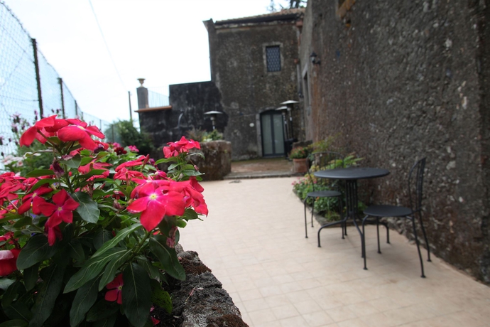 Imagen de los exteriores del Hotel Casale Poggio Del Tiglio. Foto 8