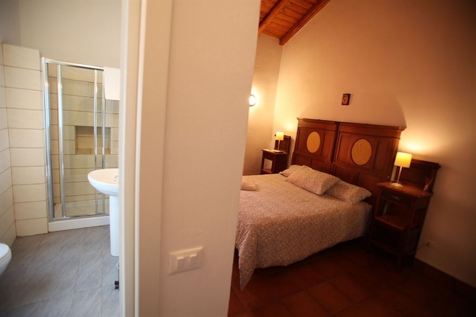 Imagen de la habitación del Hotel Casale Poggio Del Tiglio. Foto 5