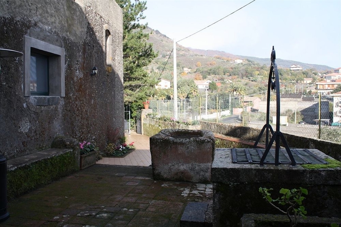 Imagen de los exteriores del Hotel Casale Poggio Del Tiglio. Foto 9