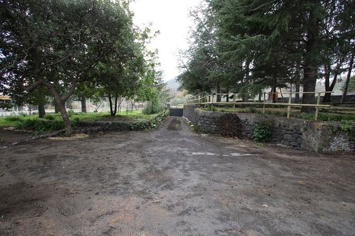 Imagen de los exteriores del Hotel Casale Poggio Del Tiglio. Foto 10