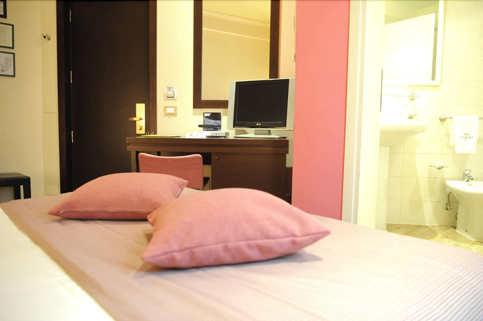 Imagen de la habitación del Hotel Casali, Cesena. Foto 13