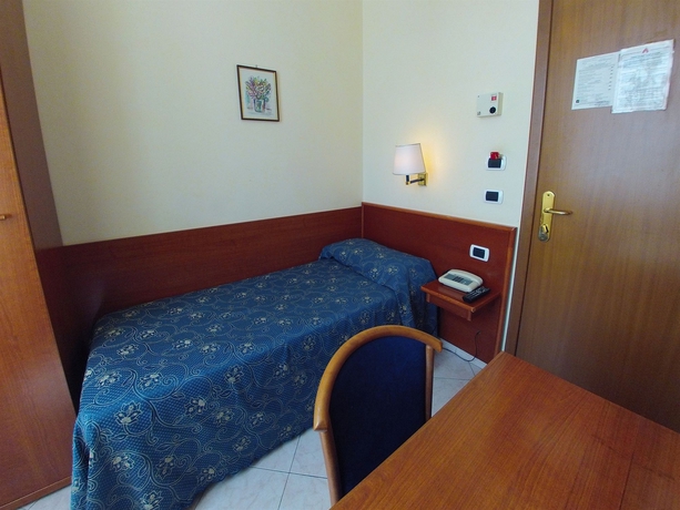 Imagen de la habitación del Hotel Casali. Foto 12