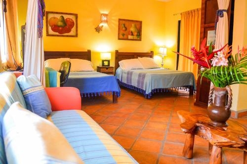 Imagen de la habitación del Hotel Casamar Suites. Foto 10