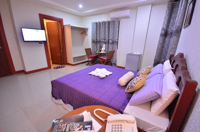 Imagen de la habitación del Hotel Casanas Suites. Foto 11