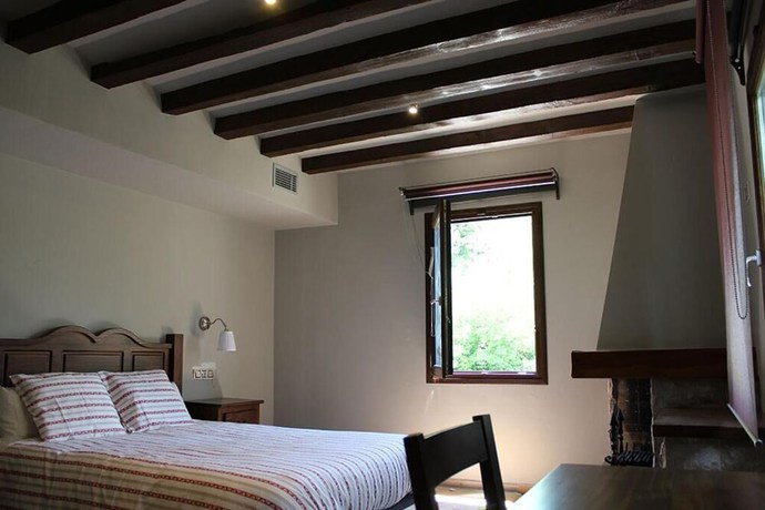 Imagen de la habitación del Hotel Casanova De Baix. Foto 10
