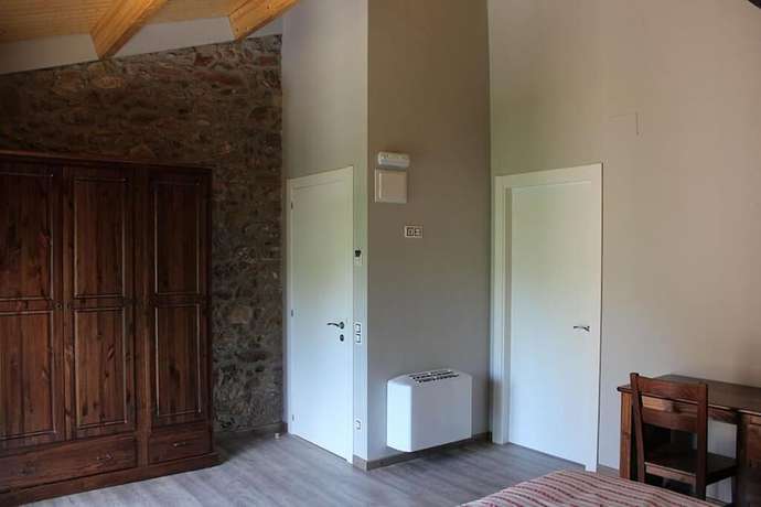 Imagen de la habitación del Hotel Casanova De Baix. Foto 13