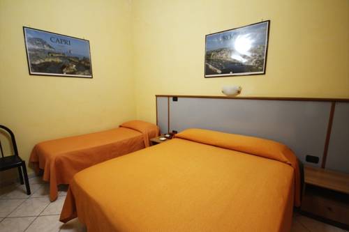 Imagen de la habitación del Hotel Casanova, Nápoles. Foto 7