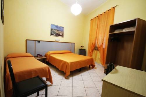 Imagen de la habitación del Hotel Casanova, Nápoles. Foto 12
