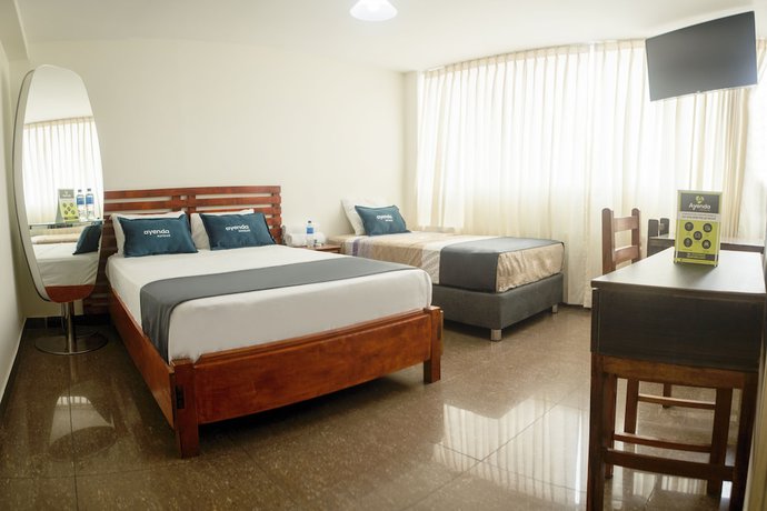 Imagen de la habitación del Hotel Casanova, Trujillo. Foto 7