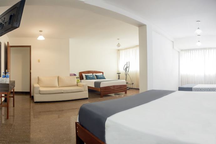 Imagen de la habitación del Hotel Casanova, Trujillo. Foto 14