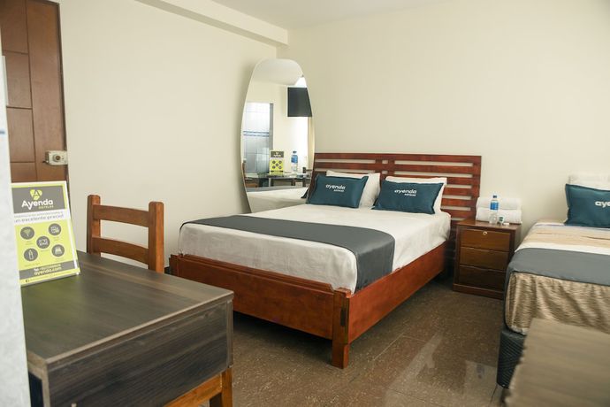 Imagen de la habitación del Hotel Casanova, Trujillo. Foto 16