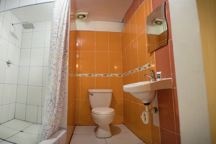 Imagen de la habitación del Hotel Casanova, Trujillo. Foto 19