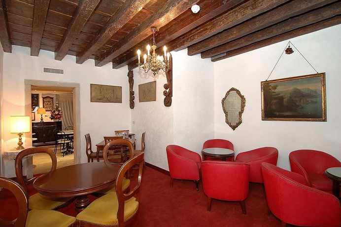 Imagen de los interiores del Hotel Casanova, Venecia. Foto 7