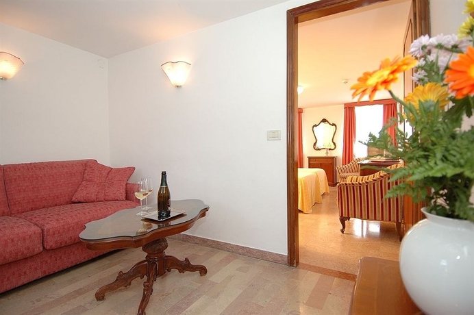 Imagen de los interiores del Hotel Casanova, Venecia. Foto 8