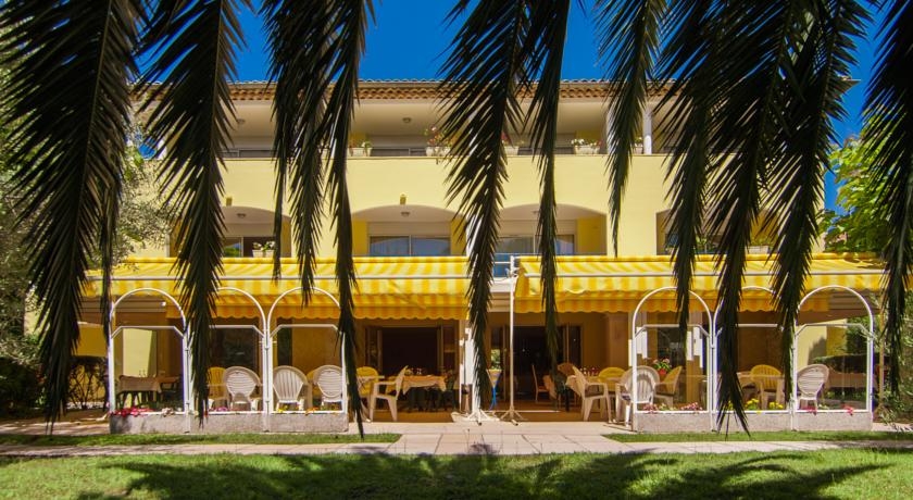 Imagen de los exteriores del Hotel Casarose. Foto 5