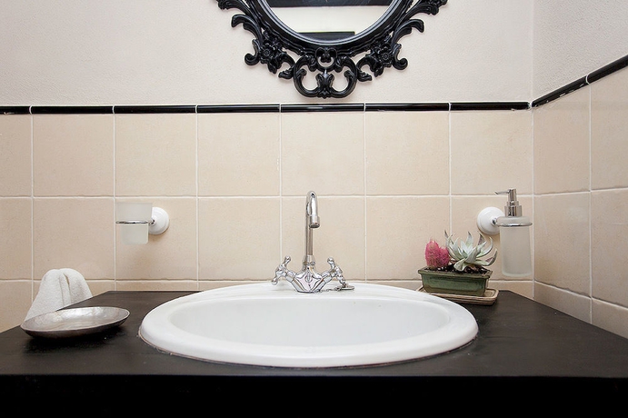 Imagen de la habitación del Hotel Casas De Sevilla, Apartamentos Santa Barbara 12. Foto 2