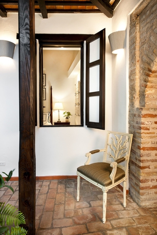 Imagen de los exteriores del Hotel Casas Del Xvi. Foto 13