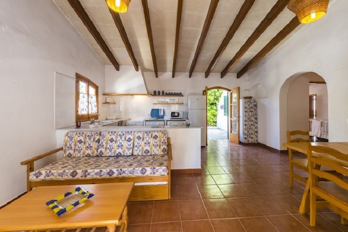 Imagen general del Hotel Casas Menorquinas. Foto 15