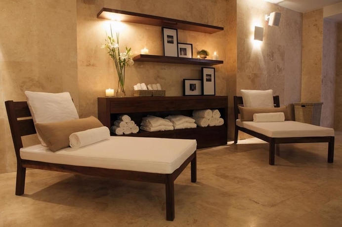 Imagen de la piscina del Hotel Casasur Recoleta. Foto 15