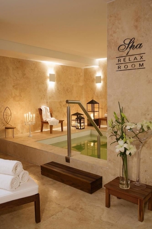 Imagen de la piscina del Hotel Casasur Recoleta. Foto 16